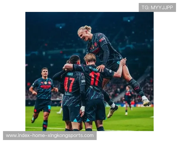 德布劳内快速脚步调整后完成分球